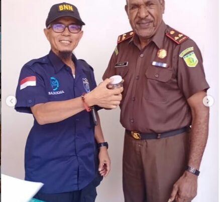 BNNP Kalimantan Tengah melakukan test urine di wilayah Kejaksaan Tinggi Kalimantan Tengah