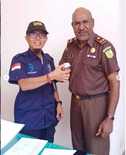 BNNP Kalimantan Tengah melakukan test urine di wilayah Kejaksaan Tinggi Kalimantan Tengah