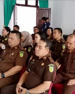 BNNP Kalimantan Tengah melakukan test urine di wilayah Kejaksaan Tinggi Kalimantan Tengah