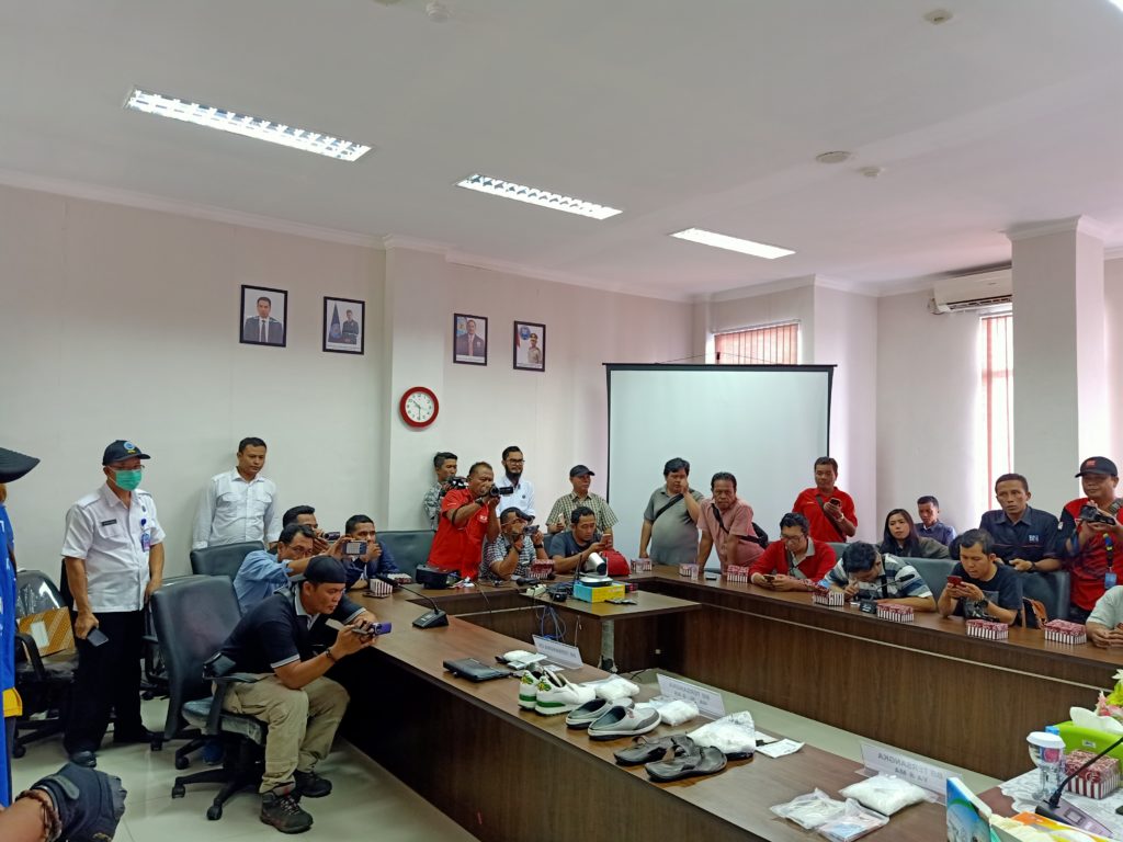 BNNP Kalteng Mengamankan "Tas dan Sepatu Termahal !!"