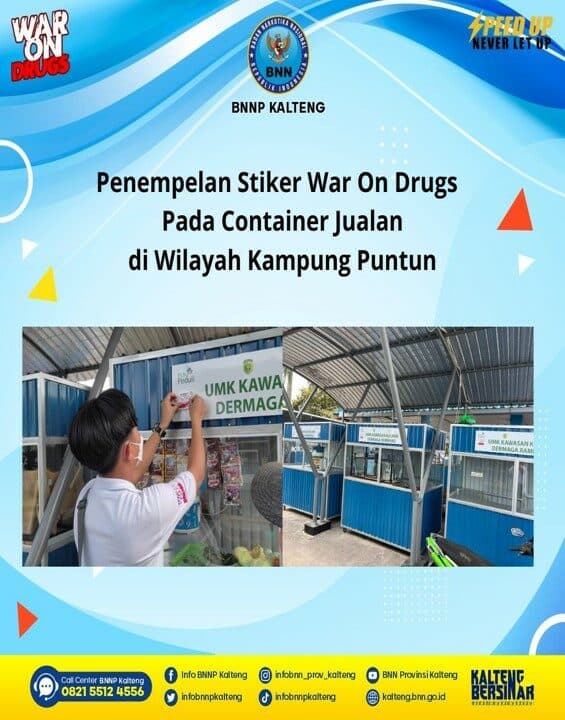 Penempelan Stiker War On Drugs pada Container Jualan Di Wilayah Kampung Puntun